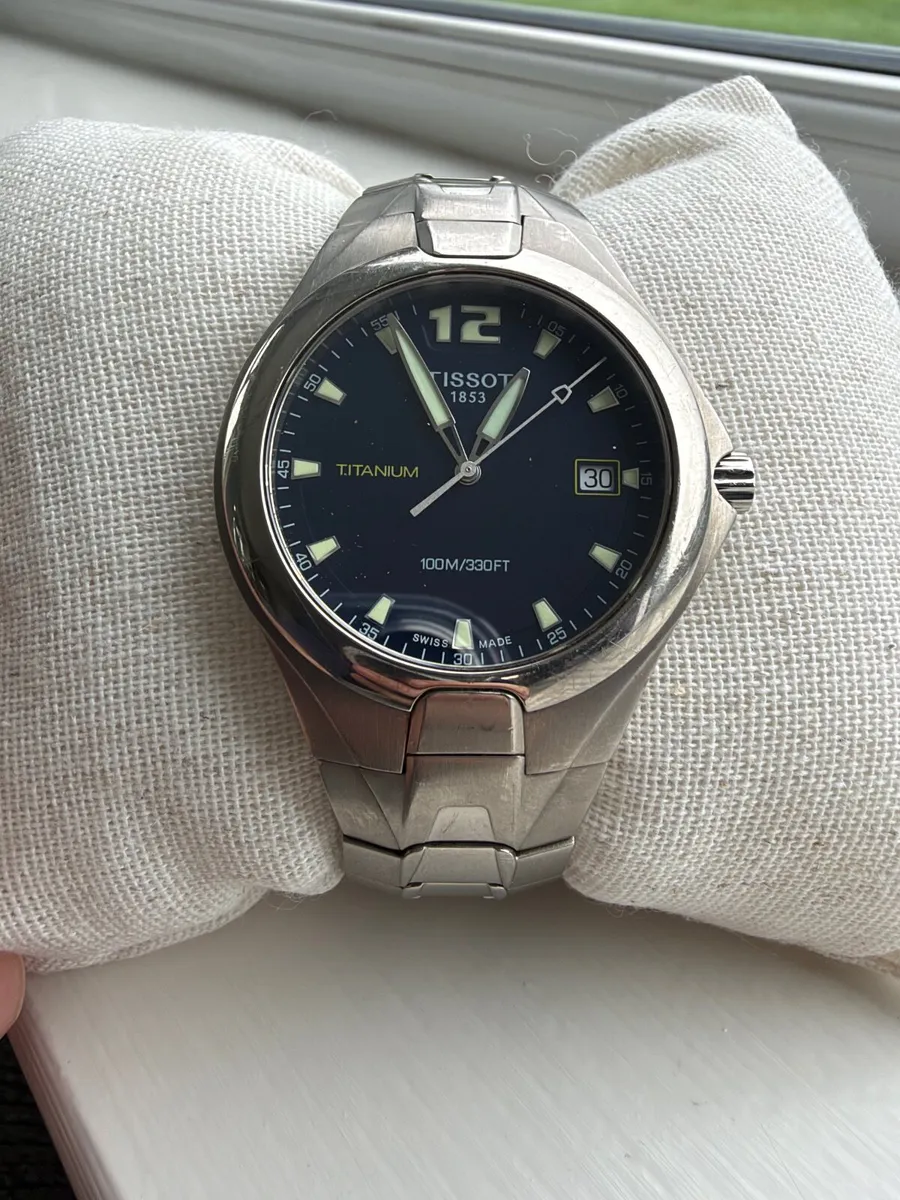 Vintage Tissot Mens Watch - Titanium Quartz Date - Image 4