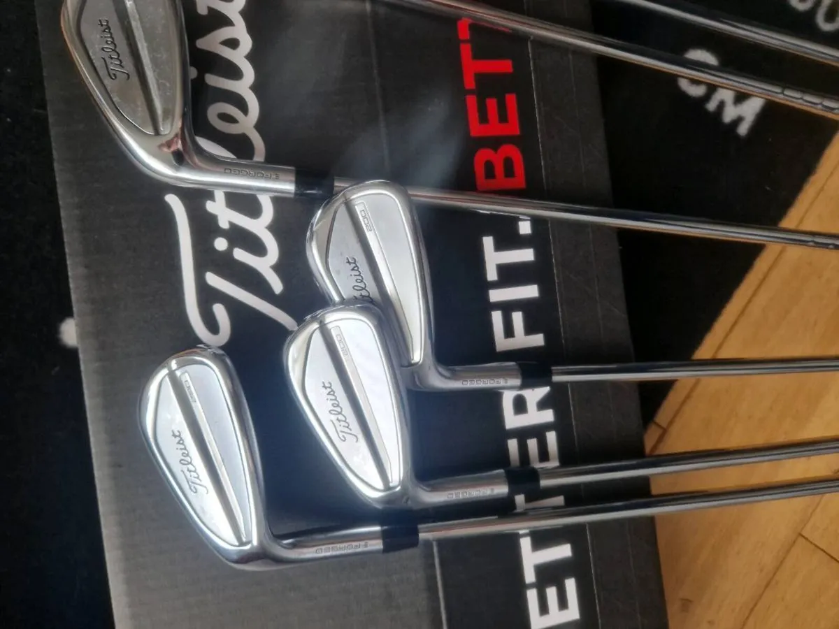 Titleist irons t200 LEFT HANDED. - Image 4