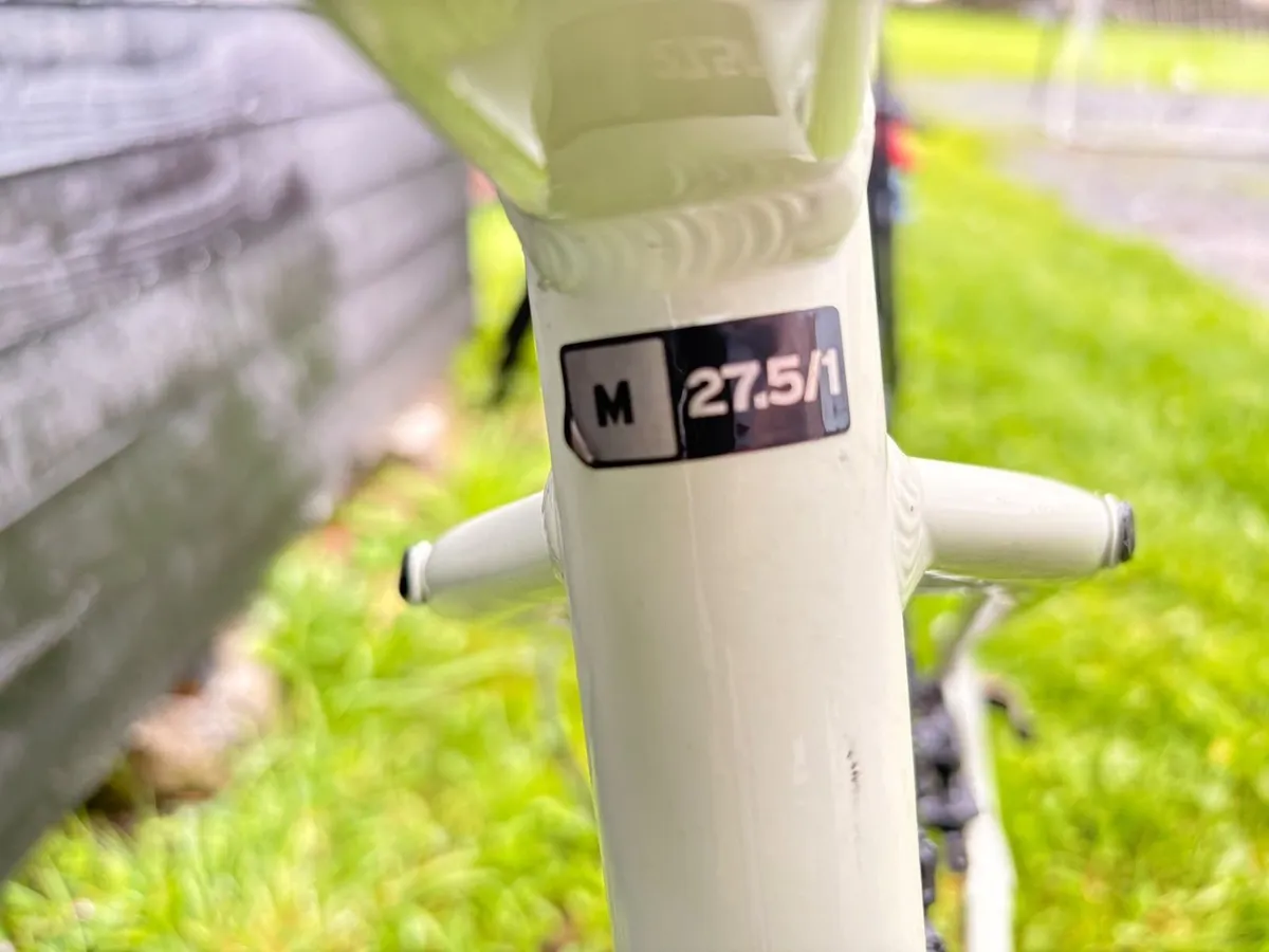 Giant Talon Bicycle - Image 2