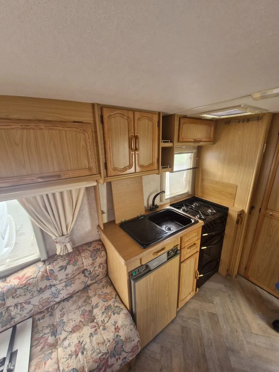 Caravan - Image 3