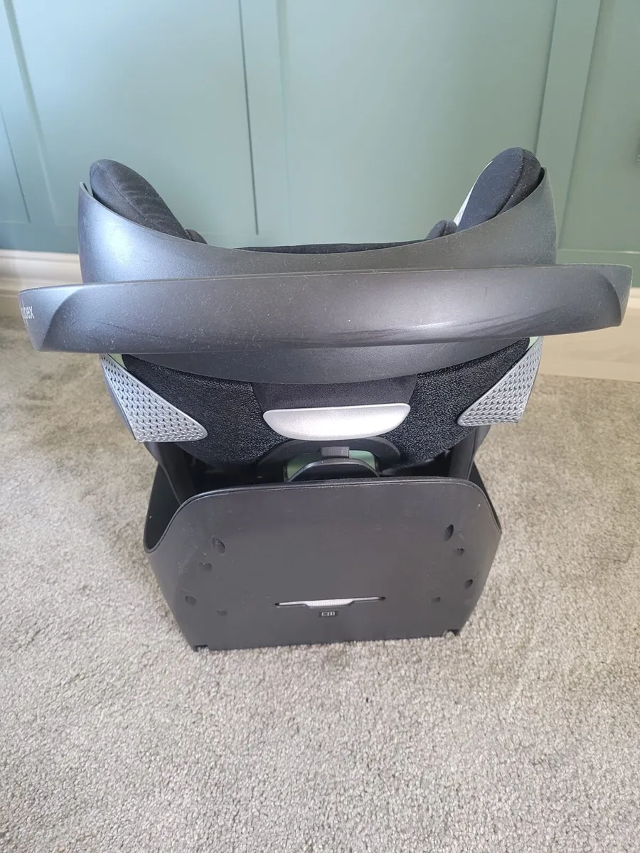 Car Seat - Image 2