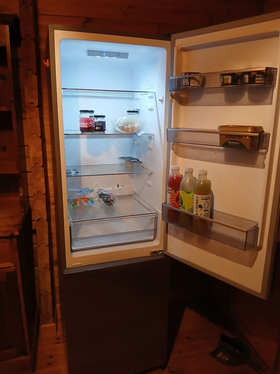 Fridge freezer - Image 4