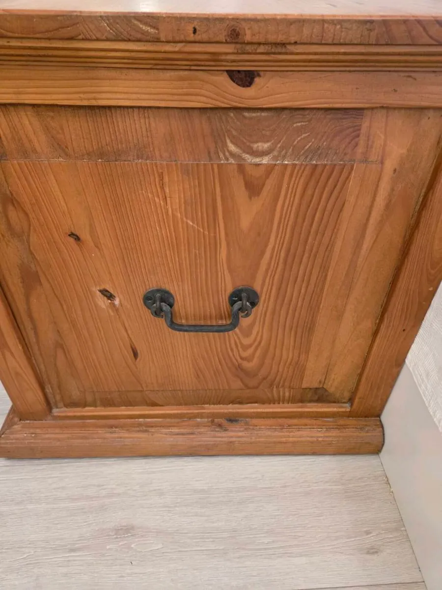 Locker - Image 2