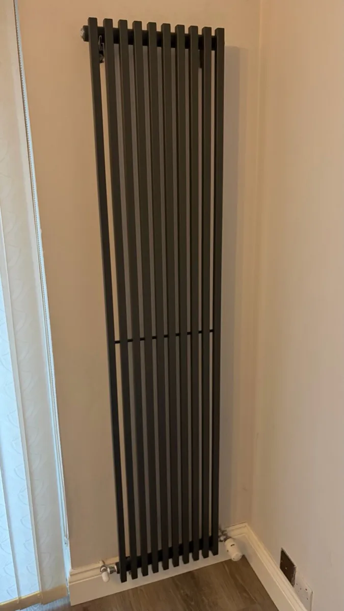 Vertical Radiator - Image 1