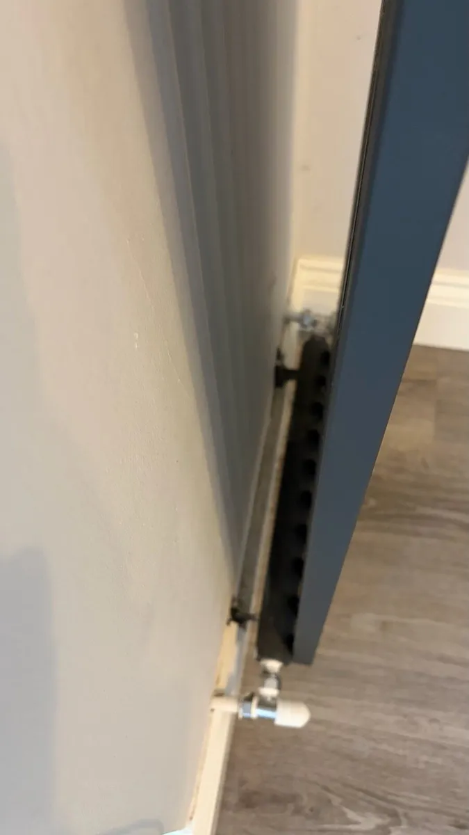 Vertical Radiator - Image 2