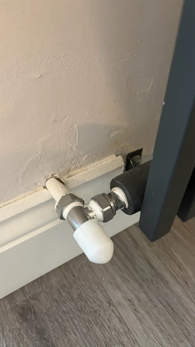 Vertical Radiator - Image 3