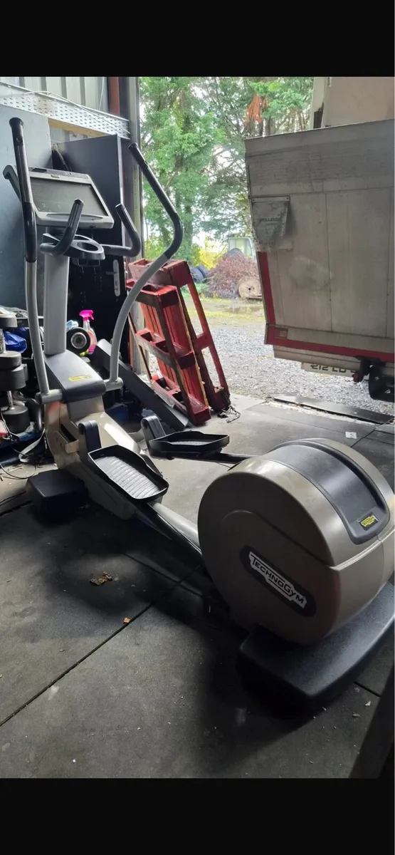 TECHNOGYM CROSSTRAINER - Image 3
