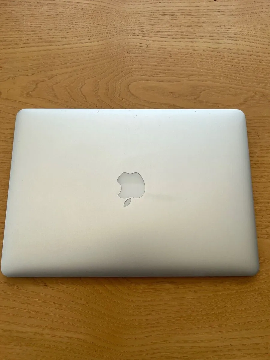 Apple Macbook Air 13" A1466 i7 2GHz 8GB RAM 256GB - Image 2