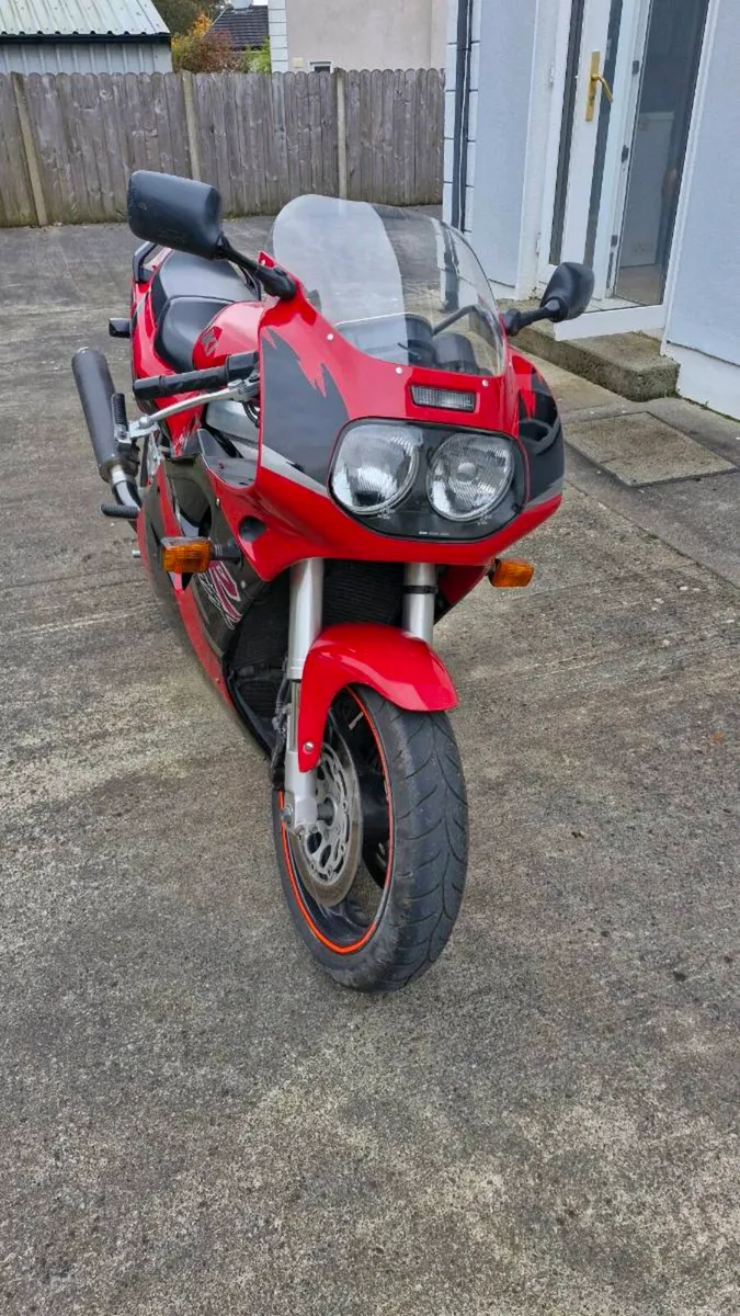 Suzuki gsxr 1100 - Image 2