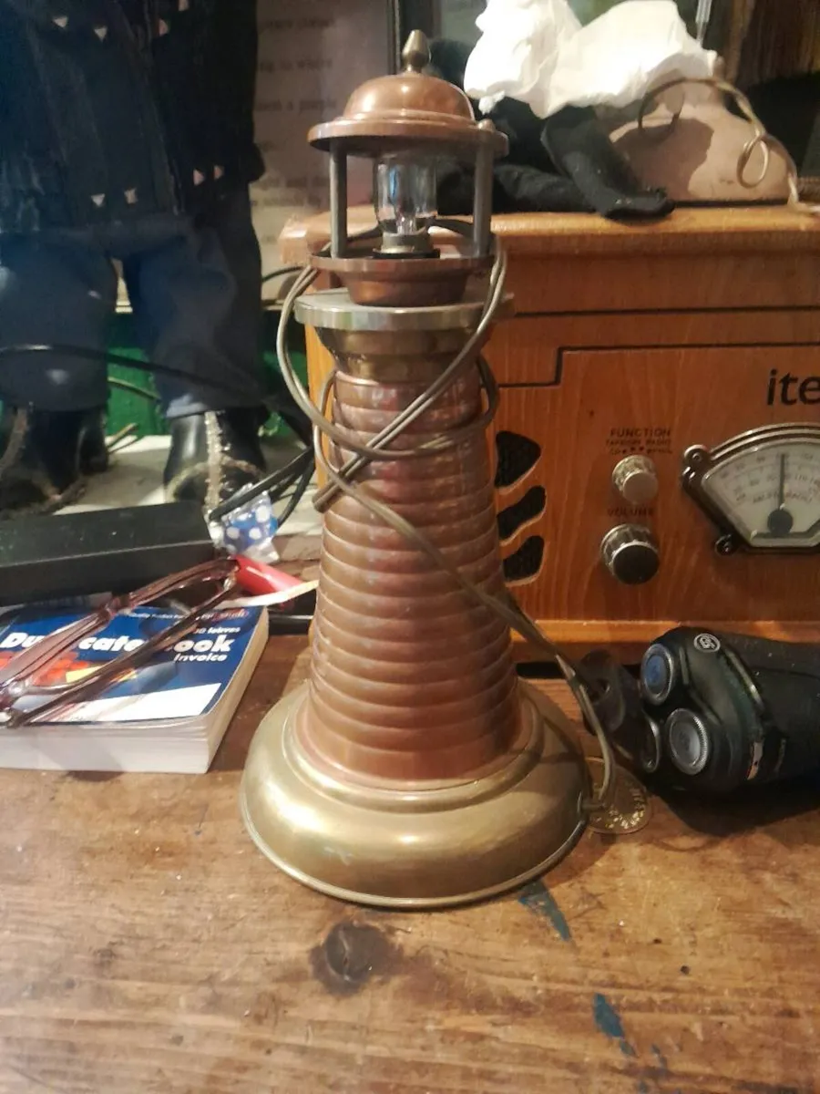 Vintage copper and brass light house table lamp - Image 3