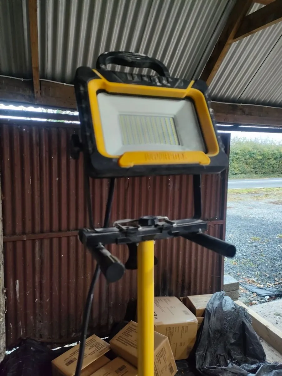 Site light with tripod - Image 2