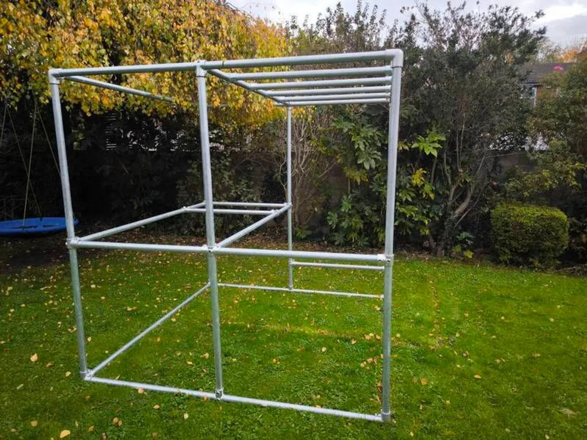 Climbing frame - Image 2