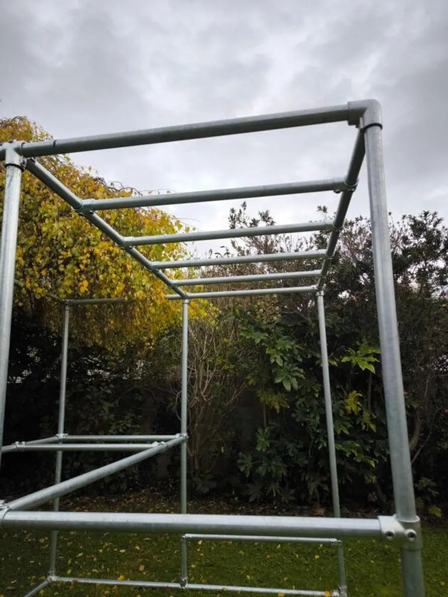 Climbing frame - Image 3