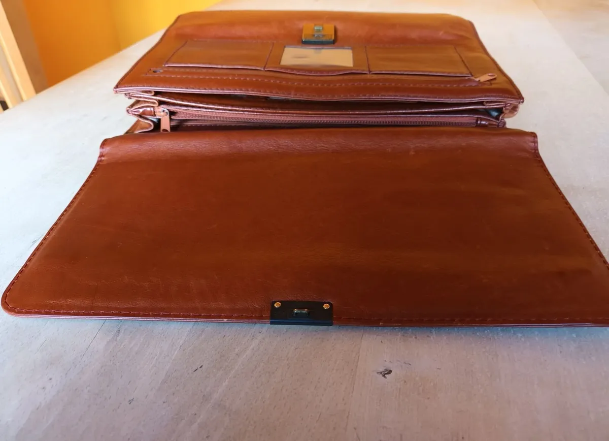 Leather Briefcase (unisex) - Image 3