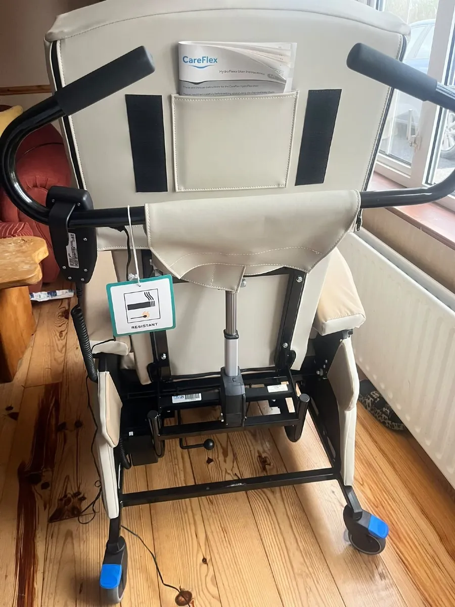 Recliner mobility chair - Image 3