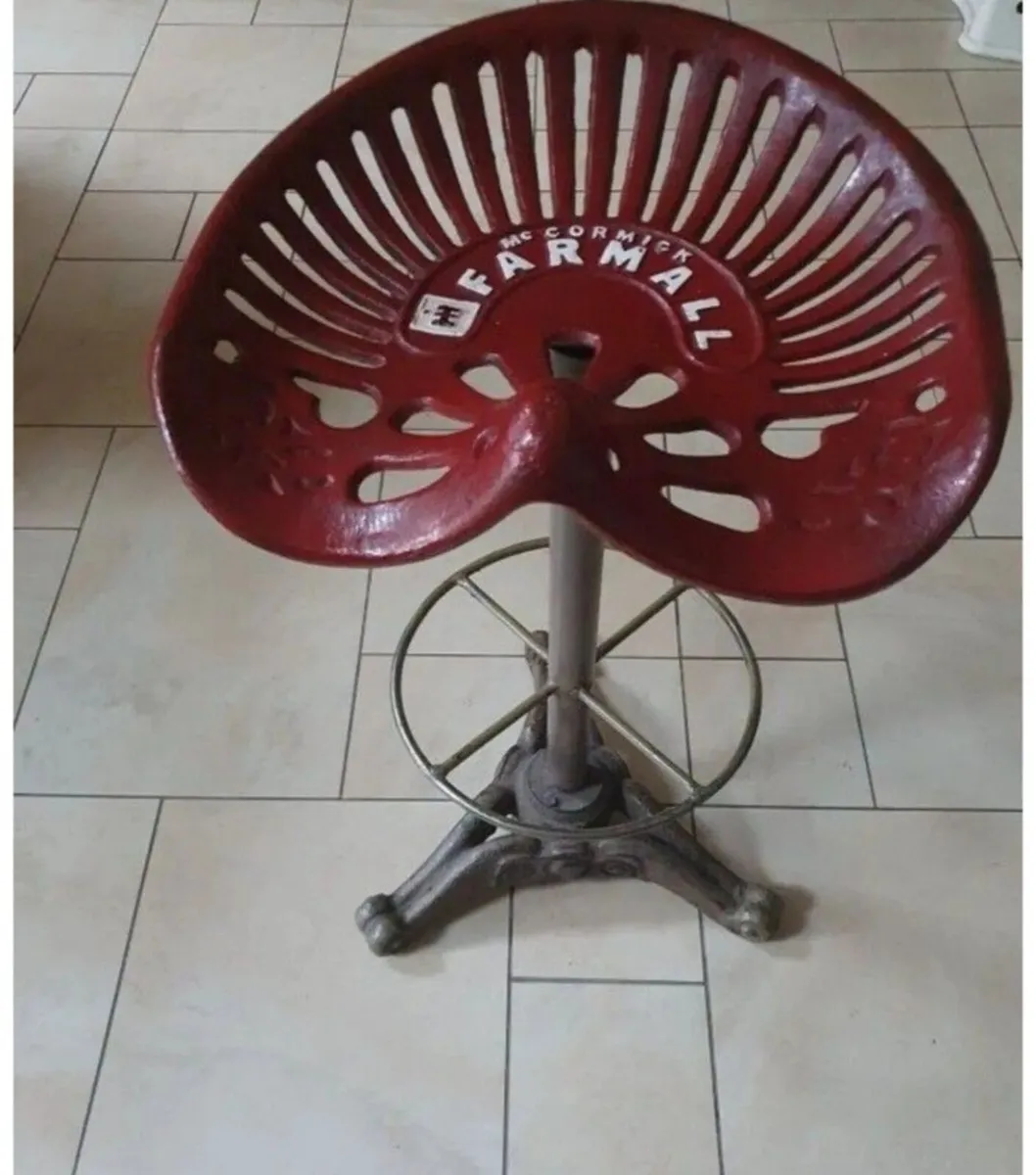 Tractor seat high bar stool red - Image 1