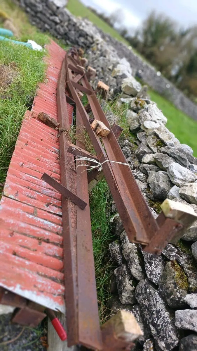 Steel trusses 30ft x 5 - Image 3