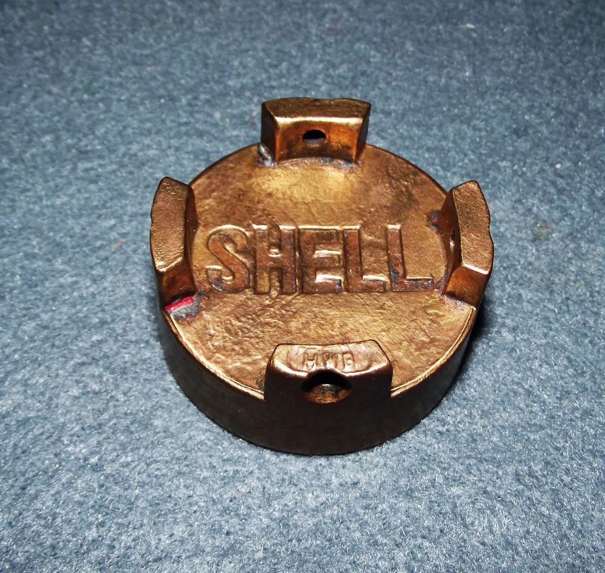 Vintage Shell oil can cap - Image 1