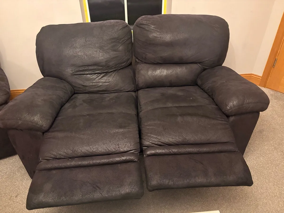 2 seater recliner couch - Image 3