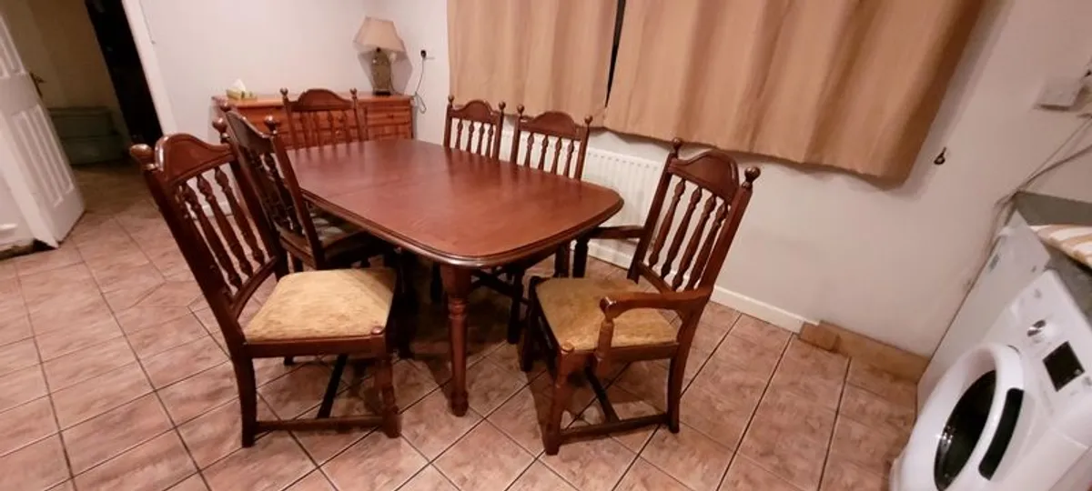 Dining Table and chairs - Image 1