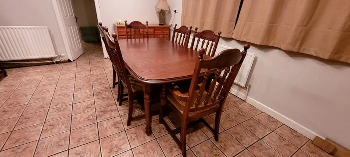 Dining Table and chairs - Image 2