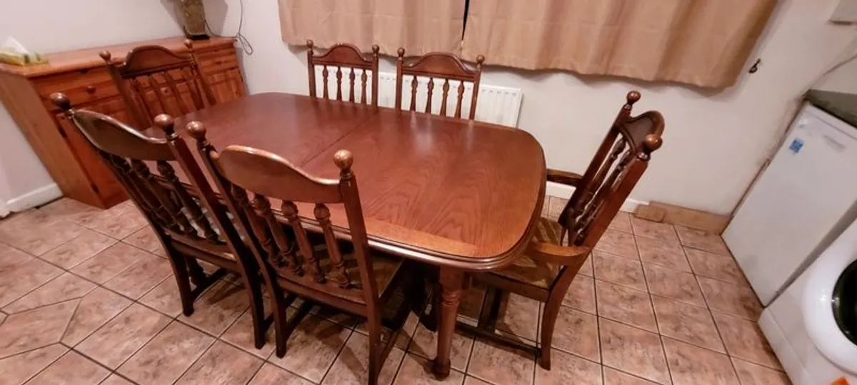 Dining Table and chairs - Image 3