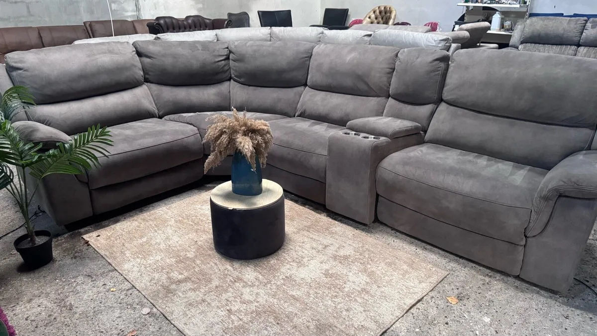 Electric recliner Harvey Norman corner sofa - Image 4
