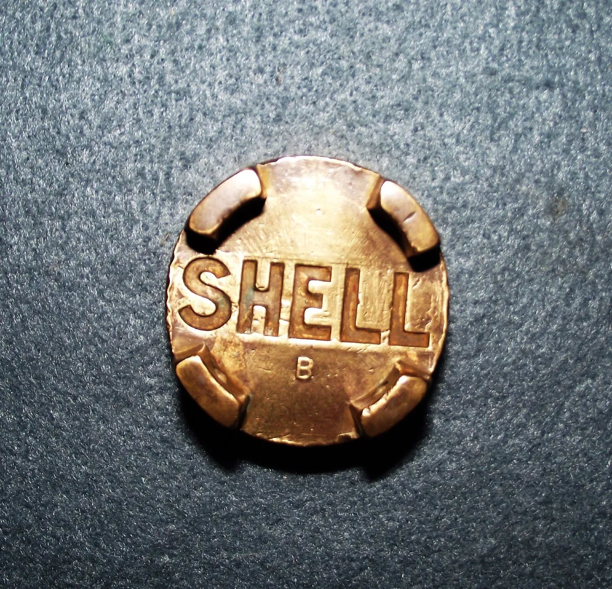 Vintage SHELL (B) oil can cap. - Image 1