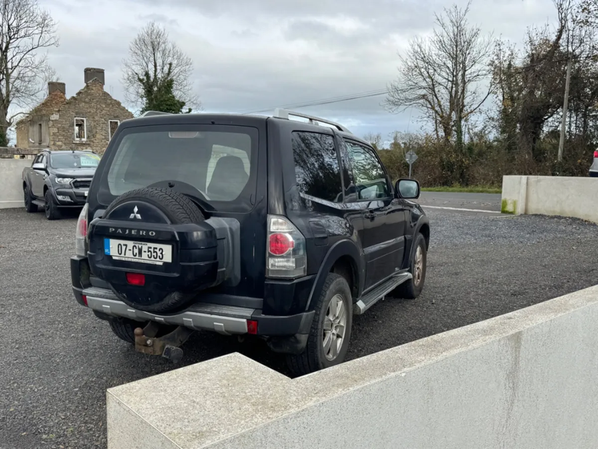 Mitsubishi Pajero 3.2 SWB COMMERCIAL 3DR - Image 3
