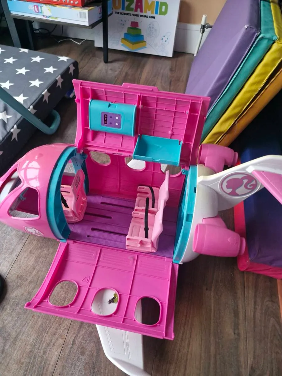 Barbie airplane - Image 1