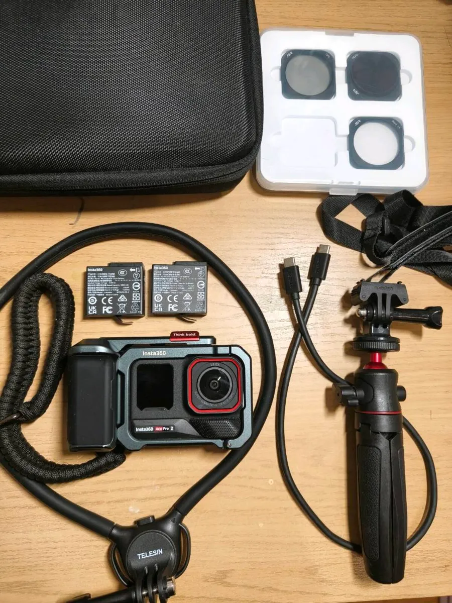Insta360 Ace Pro 2 8K Xploror set - Image 1
