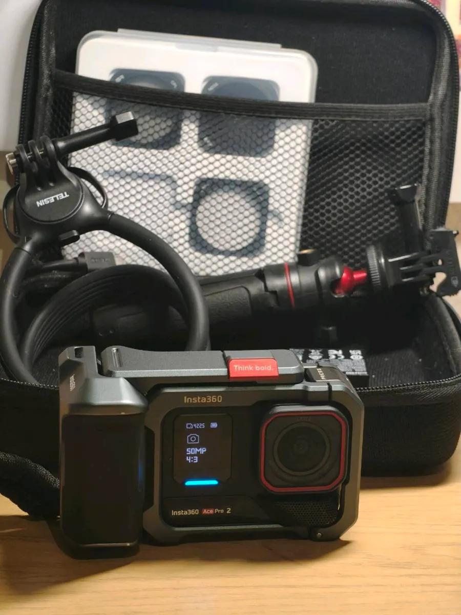 Insta360 Ace Pro 2 8K Xploror set - Image 3