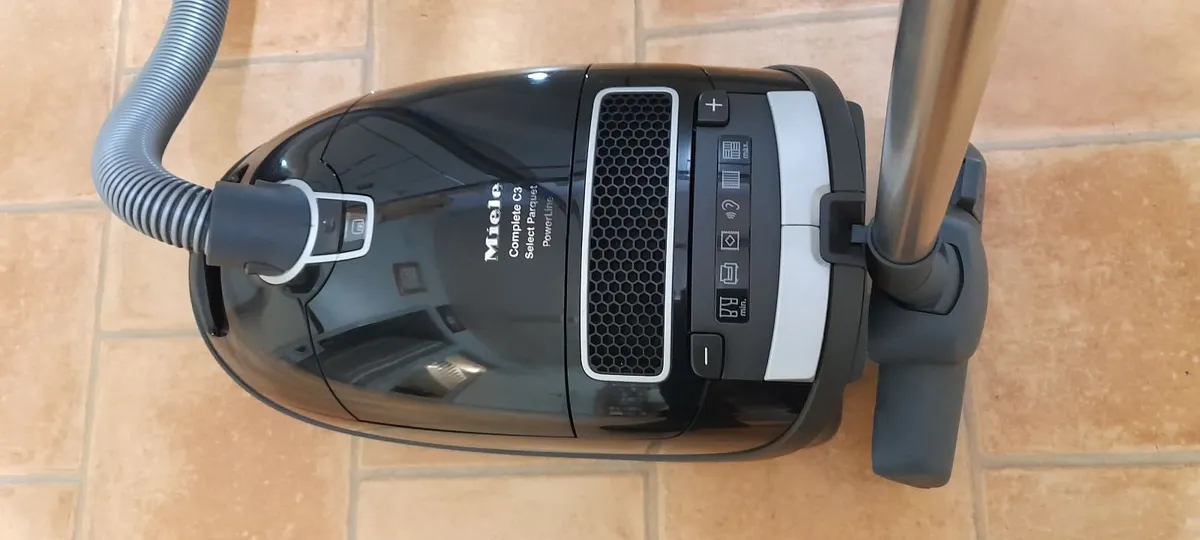 Miele vacuum hoover cleaner - Image 2