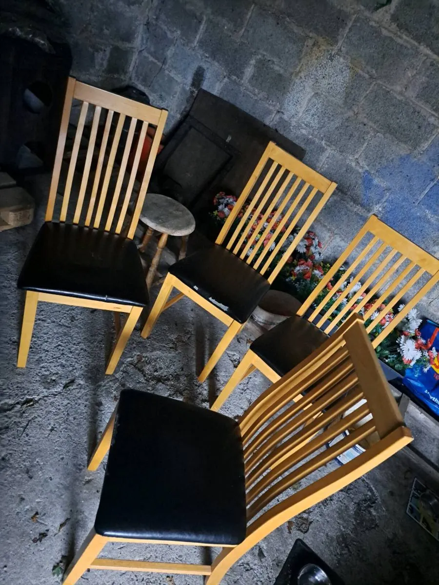 Table & Chairs - Image 3