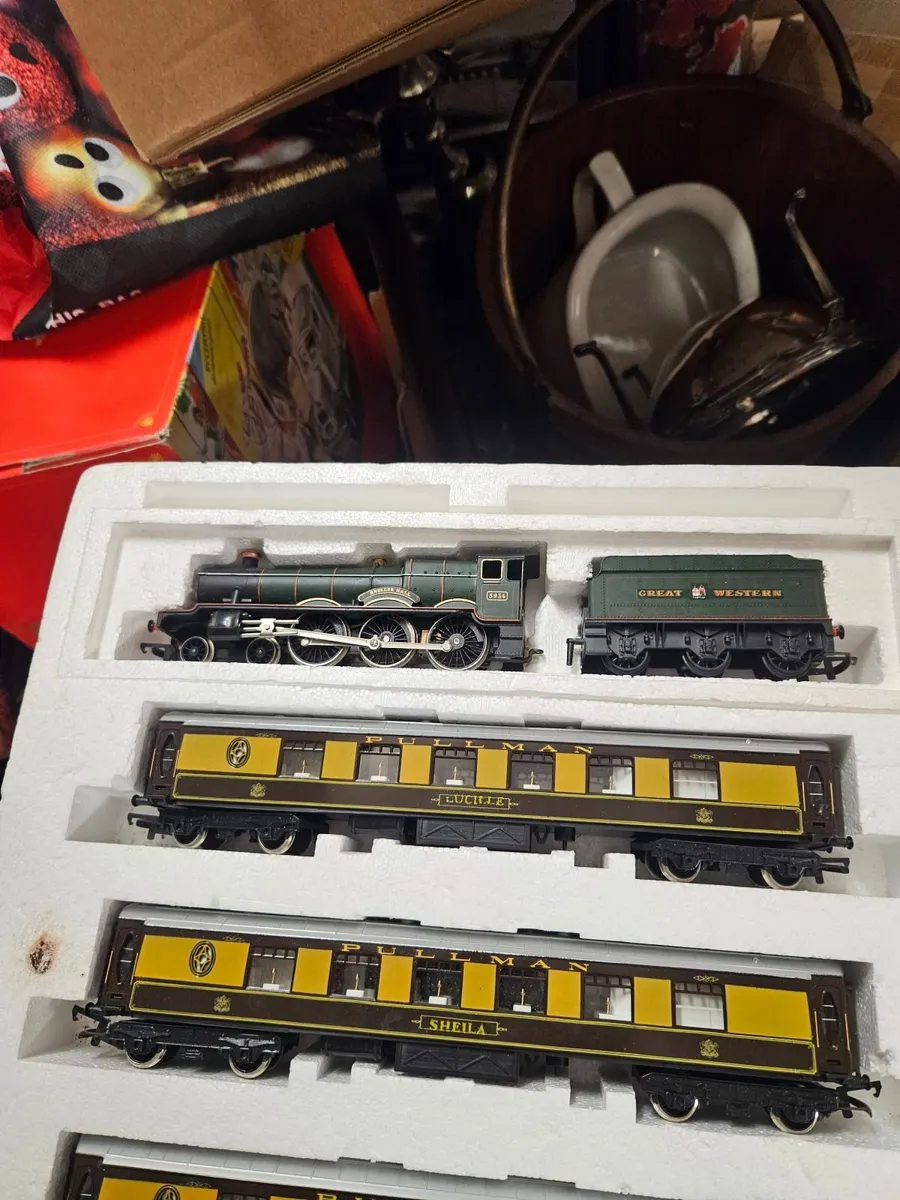 Hornby Silver Jubilee Pullman Train Set - Image 3