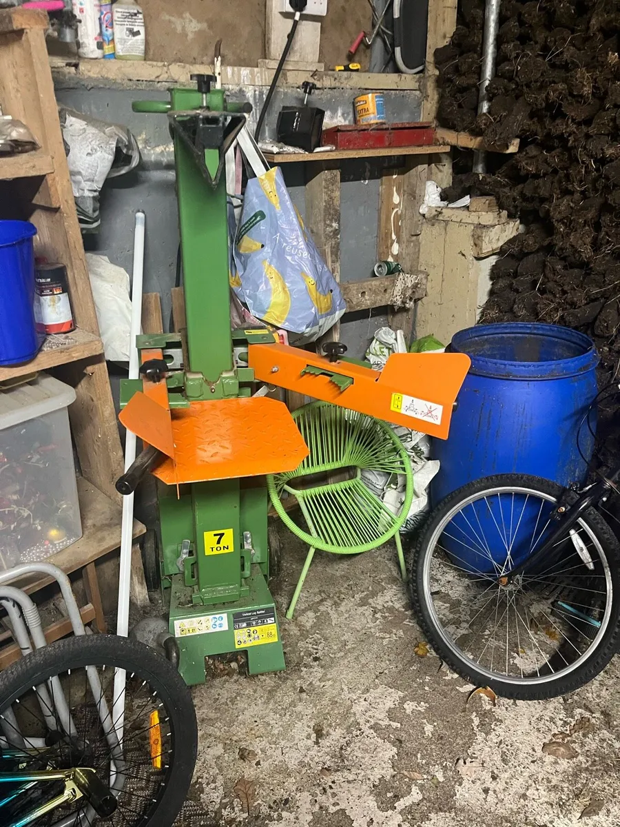7 tonne Log splitter - Image 1
