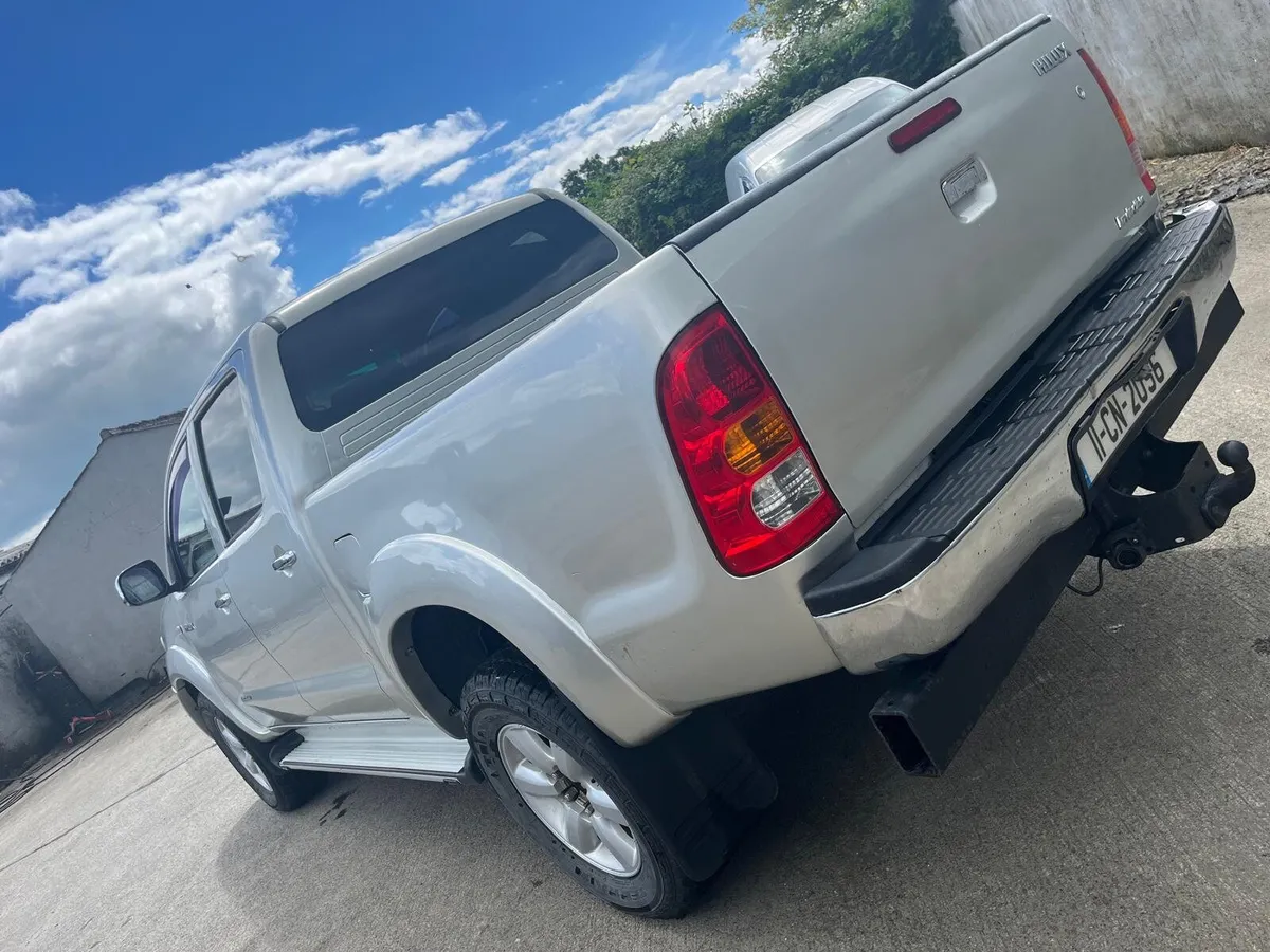 Toyota Hilux - Image 4