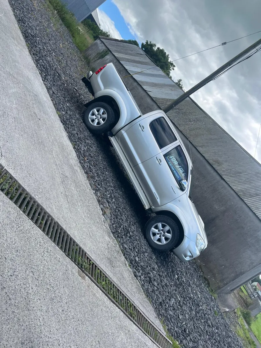 Toyota Hilux - Image 3