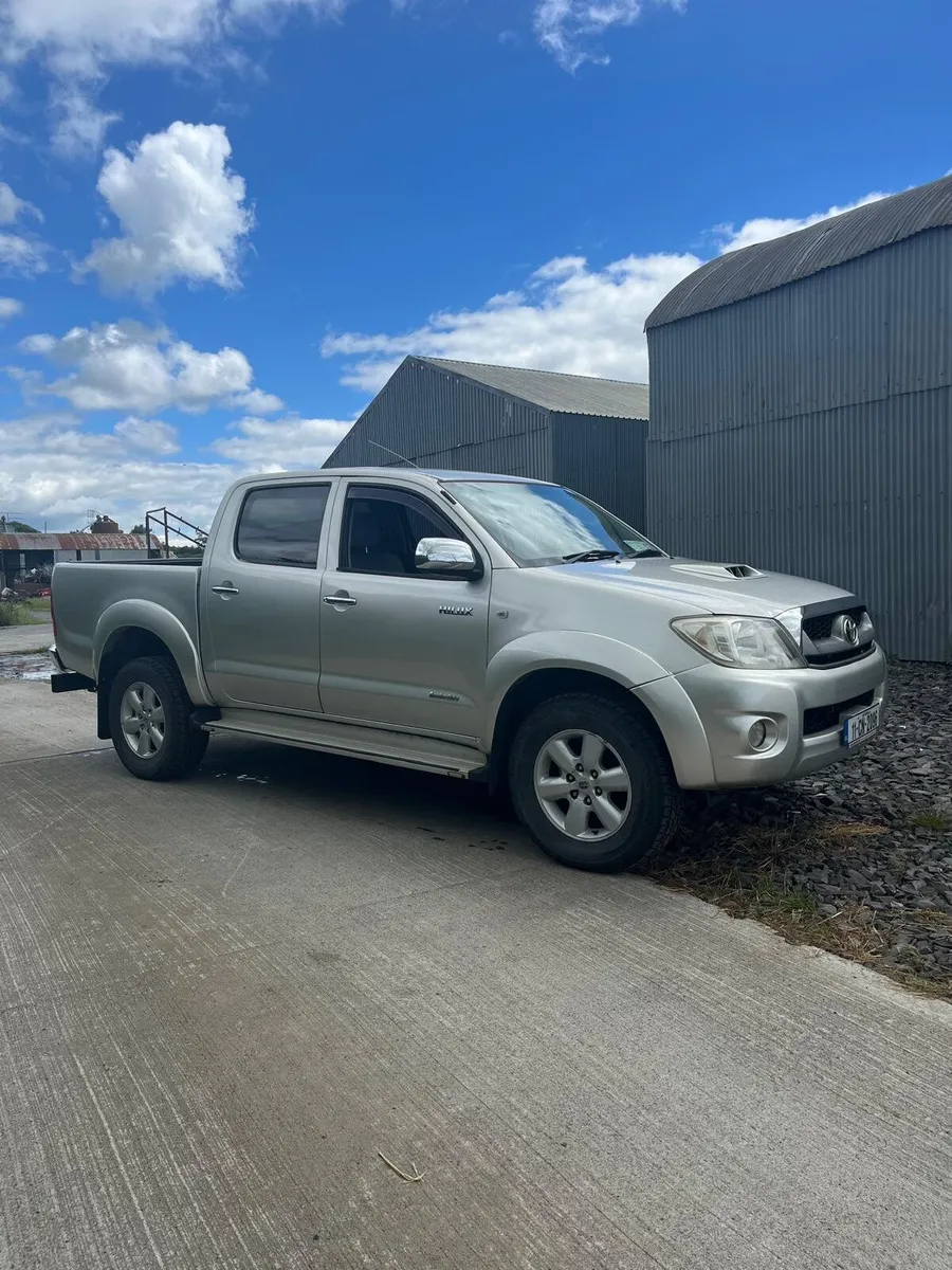 Toyota Hilux - Image 1
