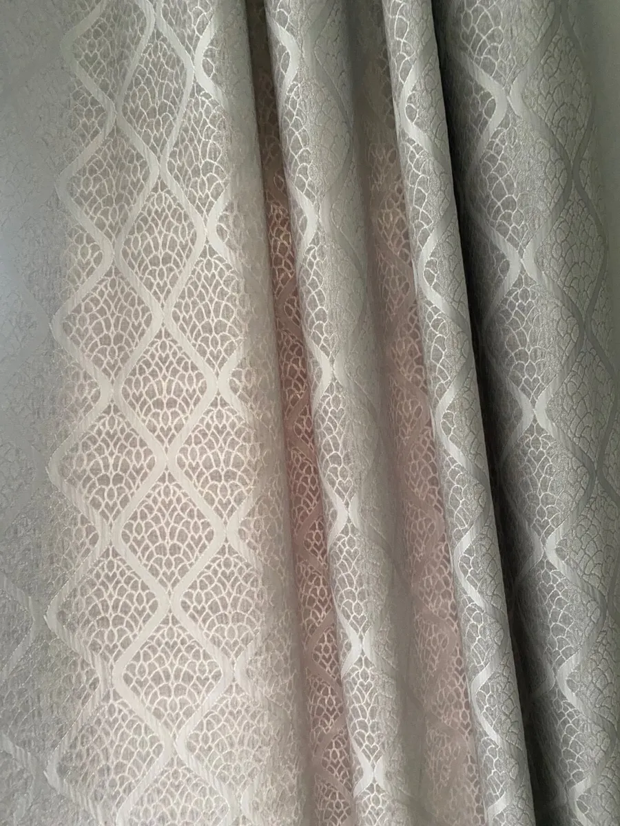 Grey diagonal design Curtains - Image 2