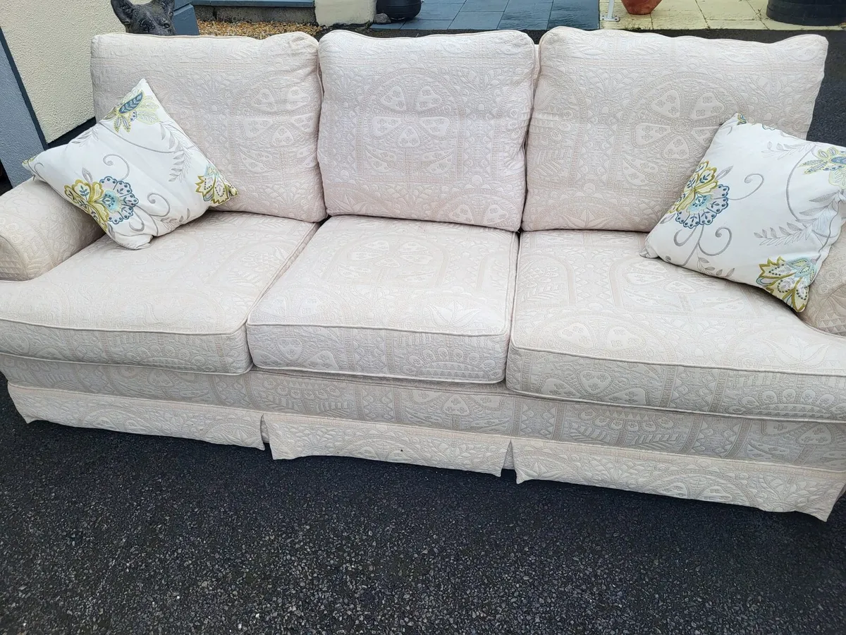 3+2 seater sofas - Image 1
