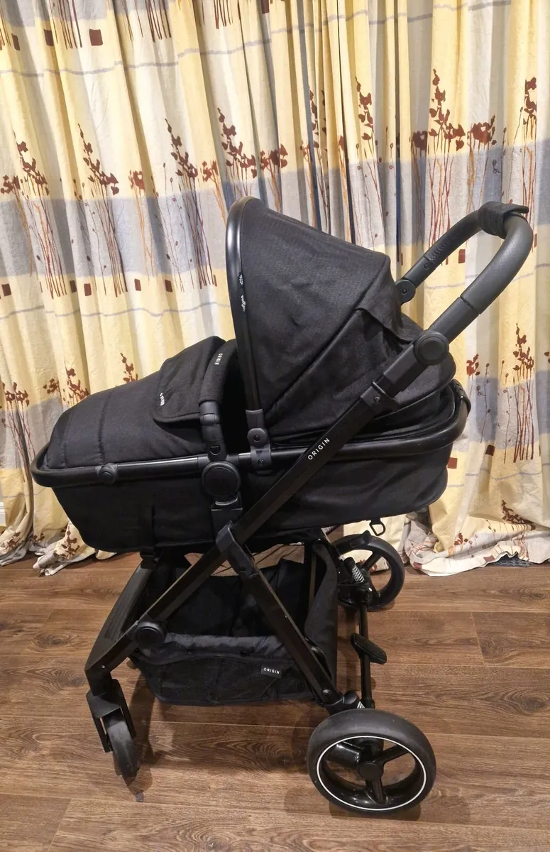 Pram - Image 1