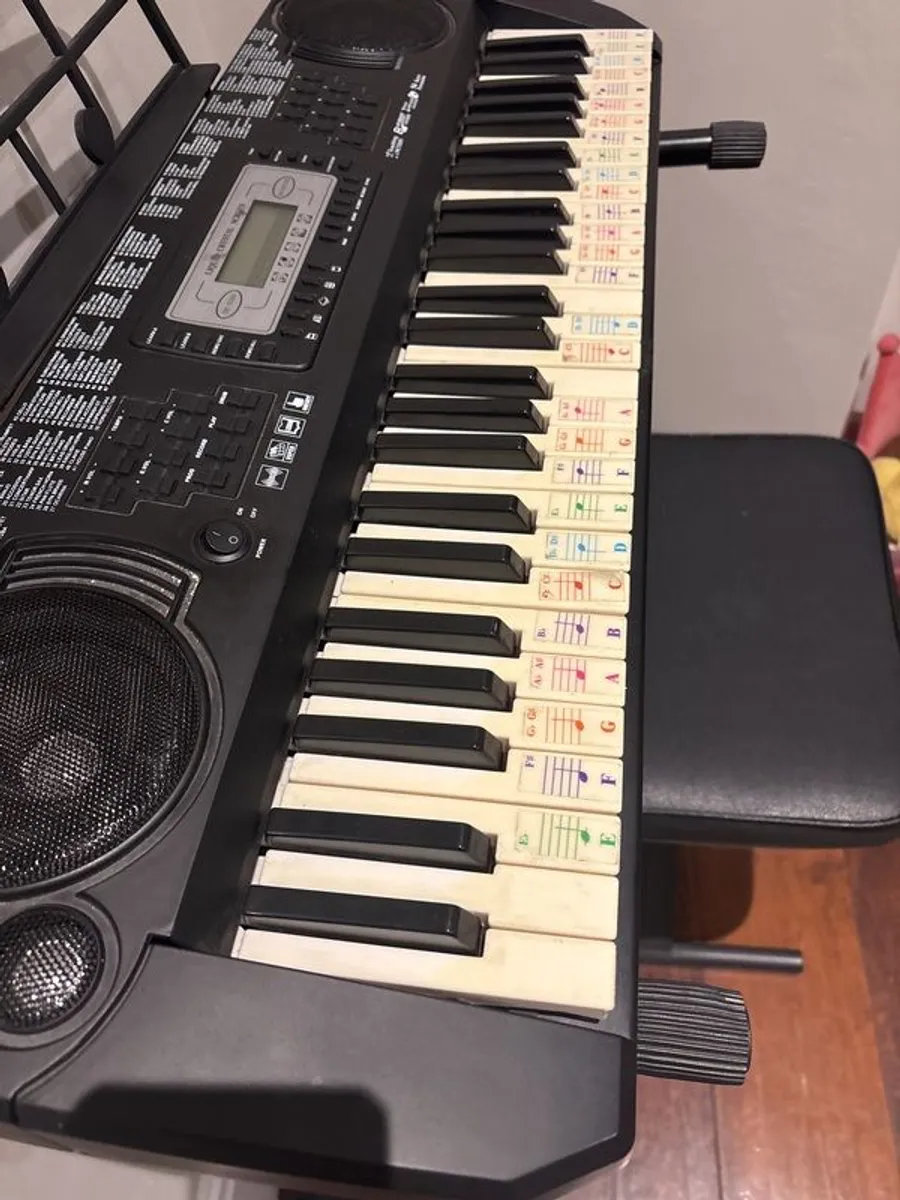 keyboard and stool - Image 2