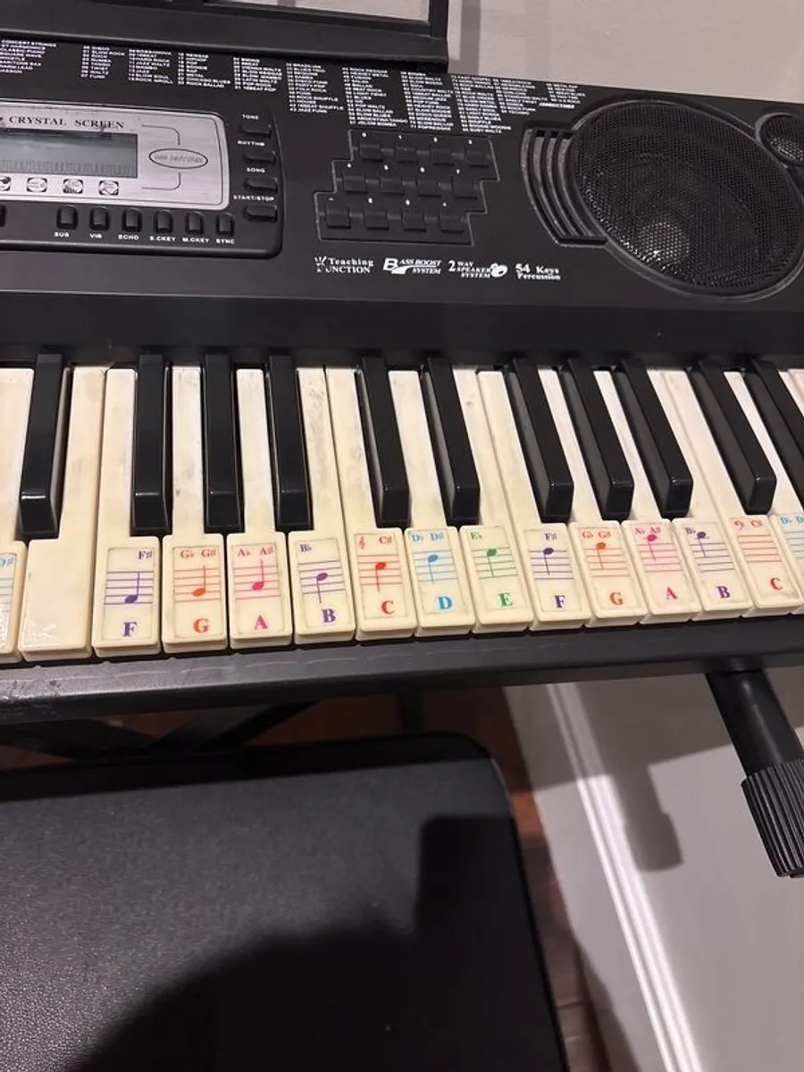 keyboard and stool - Image 3