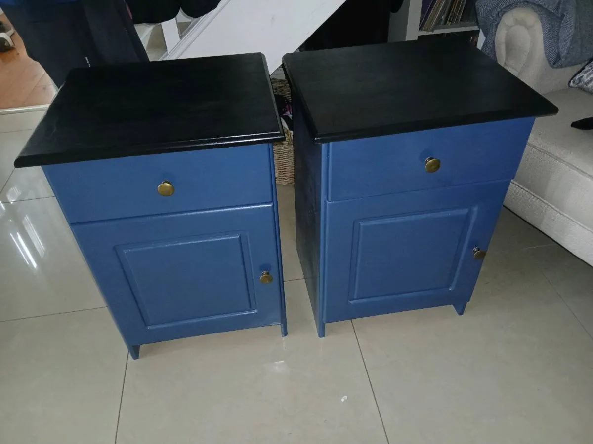 2 x bedside lockers - Image 4
