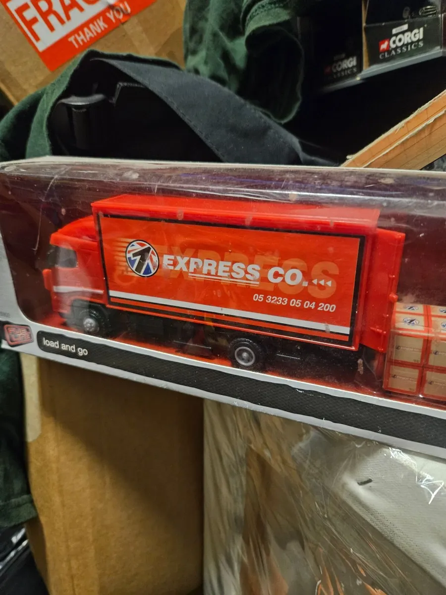 Corgi Teamsters Truck and Forklift - Image 2