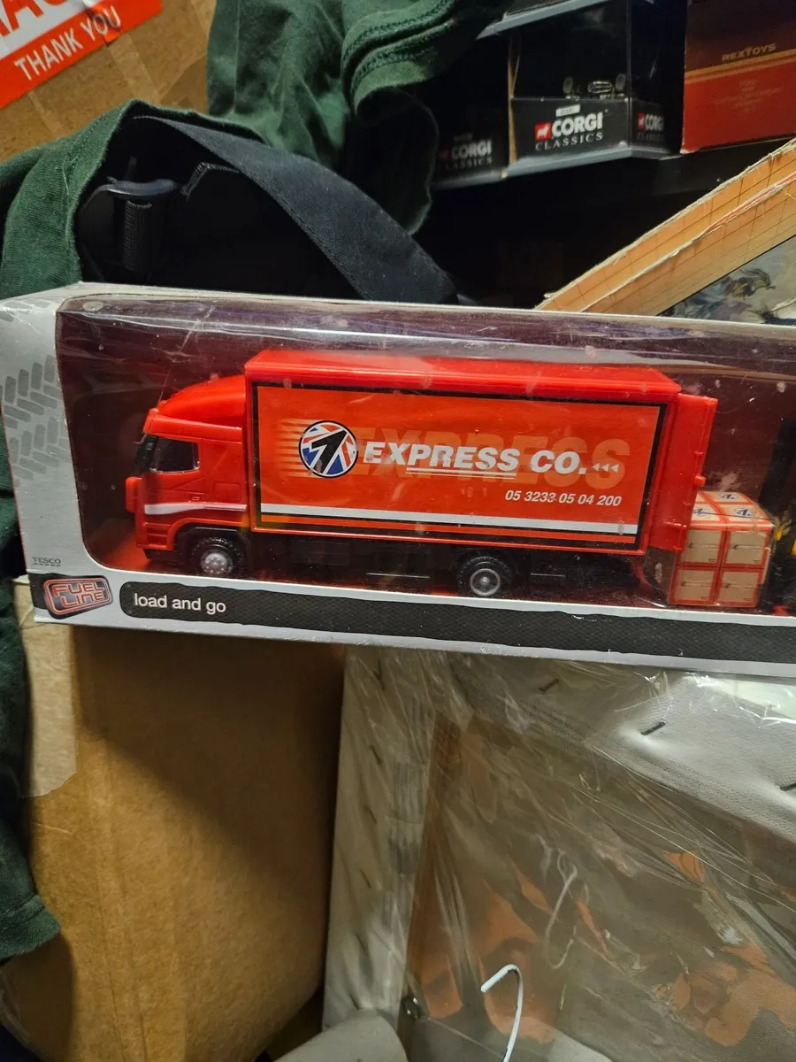Corgi Teamsters Truck and Forklift - Image 3