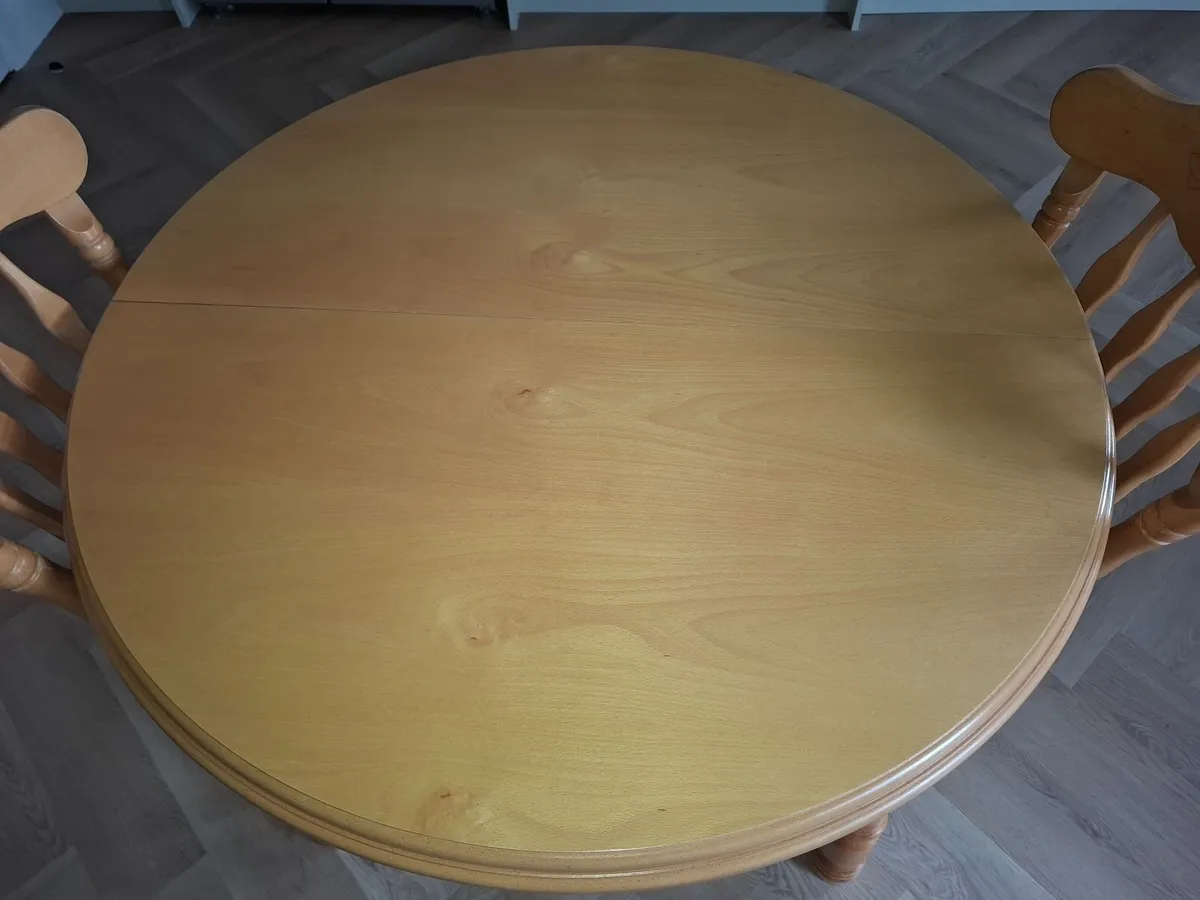 Table and  4 chairs - Image 2