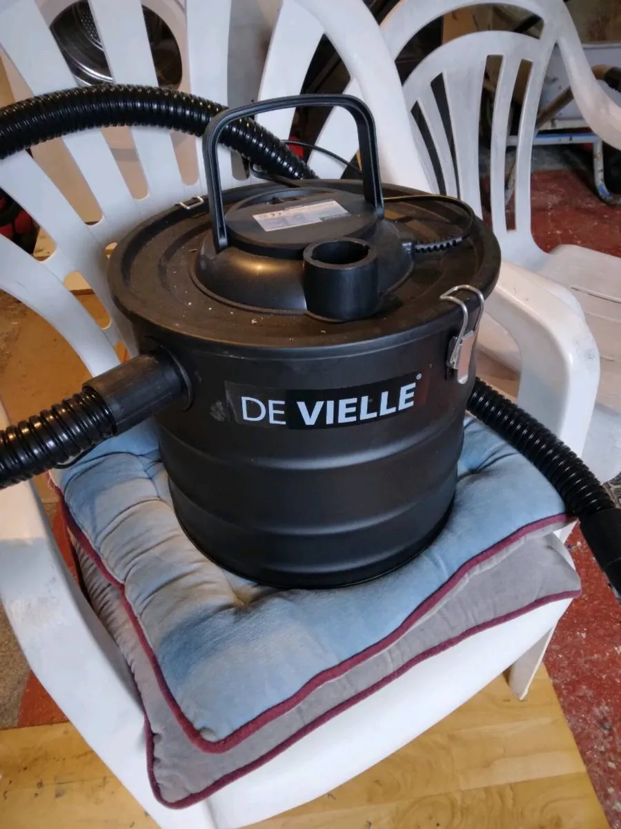 De Vielle Ash Vac - Image 1