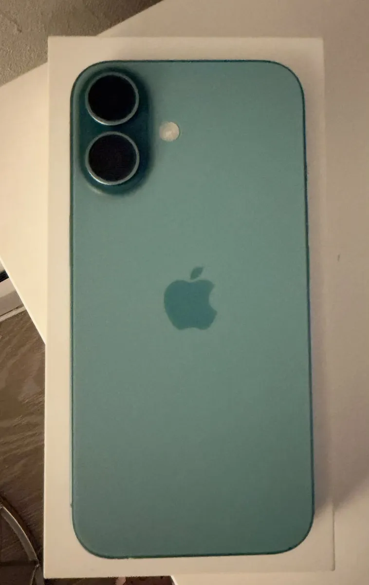 IPhone 16 - Image 1
